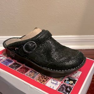 Size 7/7.5 (UK 37) slightly used Algeria loafer for women casual and comfy